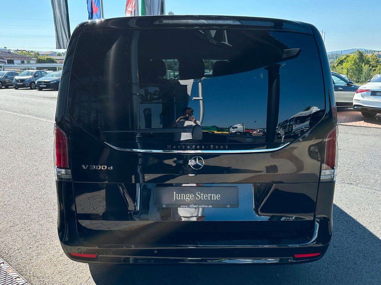 Mercedes-Benz V 300 d AVANTGARDE Extralang 360Kamera Standheiz - Station wagon: gambar 5 Mercedes-Benz V 300 d AVANTGARDE Extralang 360Kamera Standheiz - Station wagon: gambar 5