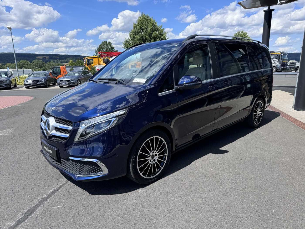 Mercedes-Benz V 300 d EXCLUSIVE EDITION DISTONIC Stdh Panorama - Van penumpang: gambar 3 Mercedes-Benz V 300 d EXCLUSIVE EDITION DISTONIC Stdh Panorama - Van penumpang: gambar 3
