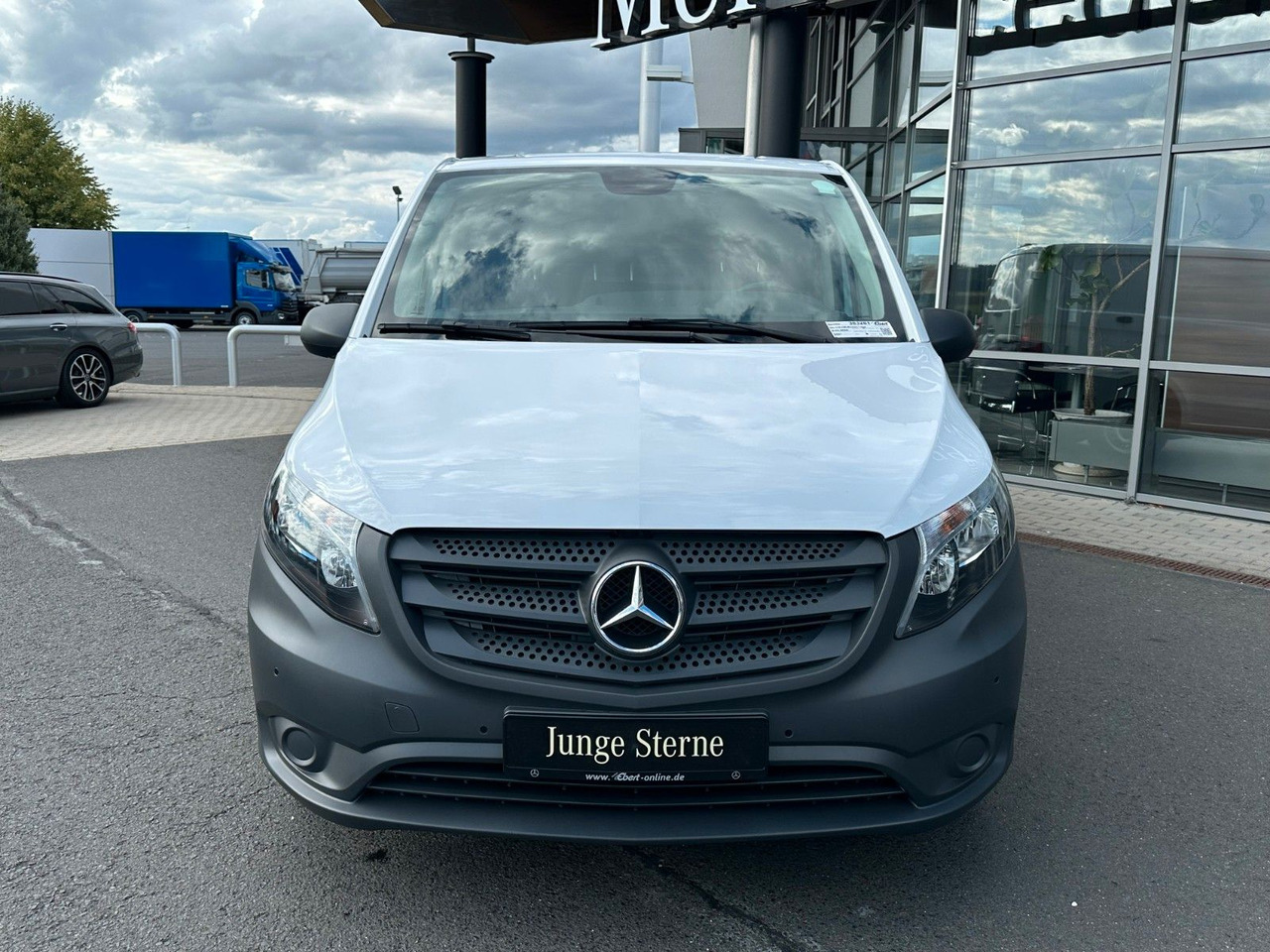 Mercedes-Benz Vito 116 CDI Klima Kamera Audio40 SHZ - Van kecil: gambar 2 Mercedes-Benz Vito 116 CDI Klima Kamera Audio40 SHZ - Van kecil: gambar 2