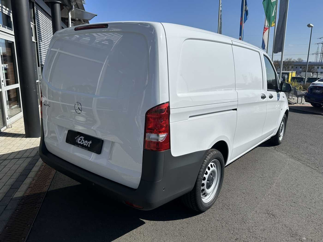 Mercedes-Benz eVito 112 Klima Kamera Audio 30 Sitzheiz Tempom. - Van kecil, Van listrik: gambar 4 Mercedes-Benz eVito 112 Klima Kamera Audio 30 Sitzheiz Tempom. - Van kecil, Van listrik: gambar 4