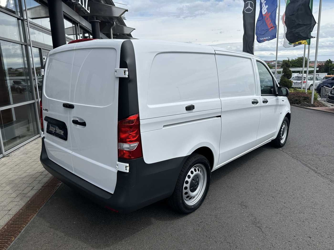 Mercedes-Benz eVito 112 Klima Kamera Navi SHZ Tempomat - Van kecil, Van listrik: gambar 4 Mercedes-Benz eVito 112 Klima Kamera Navi SHZ Tempomat - Van kecil, Van listrik: gambar 4