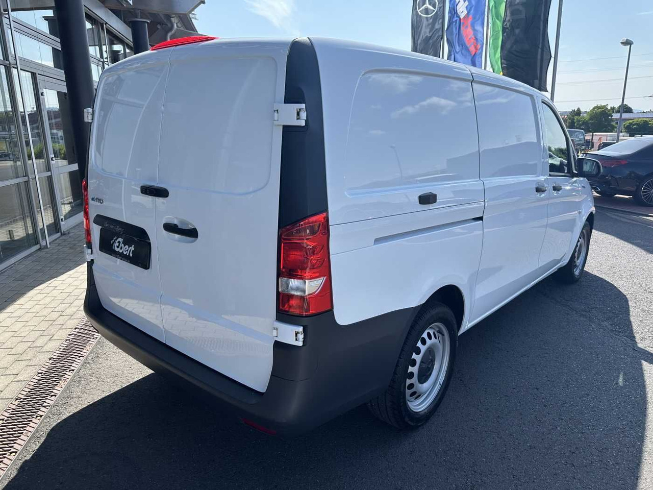 Mercedes-Benz eVito 112 Klima Kamera Navi SHZ Tempomat - Van kecil, Van listrik: gambar 4 Mercedes-Benz eVito 112 Klima Kamera Navi SHZ Tempomat - Van kecil, Van listrik: gambar 4
