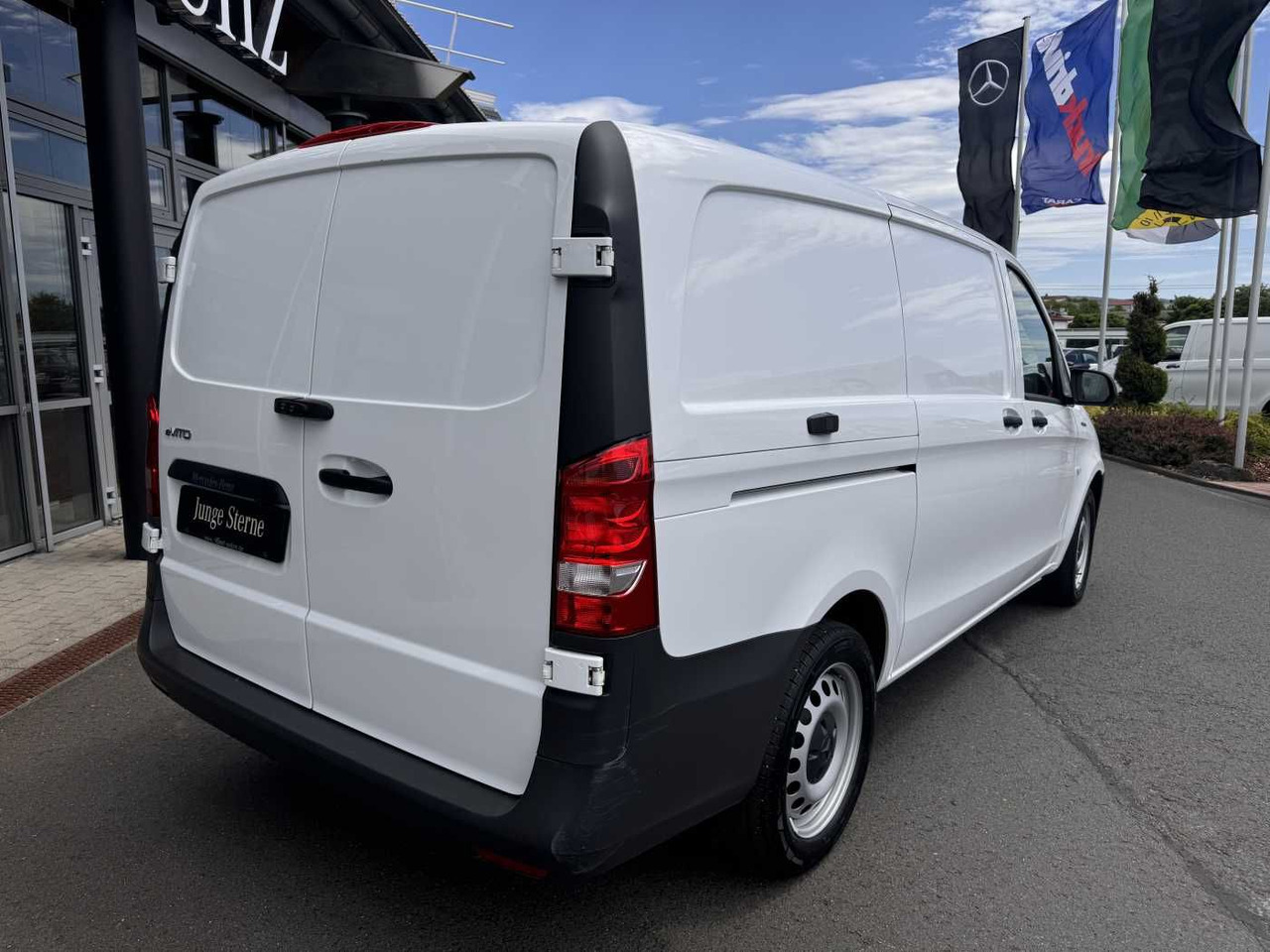Mercedes-Benz eVito 112 Klima Kamera Navi SHZ Tempomat - Van kecil, Van listrik: gambar 4 Mercedes-Benz eVito 112 Klima Kamera Navi SHZ Tempomat - Van kecil, Van listrik: gambar 4
