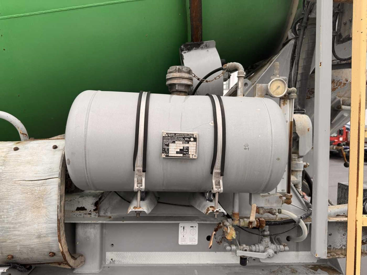 Semi-trailer mixer beton Müller-Mitteltal SF32BM/BT Liebherr HTM1004 10m³ BPW Liftachse: gambar 10 Semi-trailer mixer beton Müller-Mitteltal SF32BM/BT Liebherr HTM1004 10m³ BPW Liftachse: gambar 10