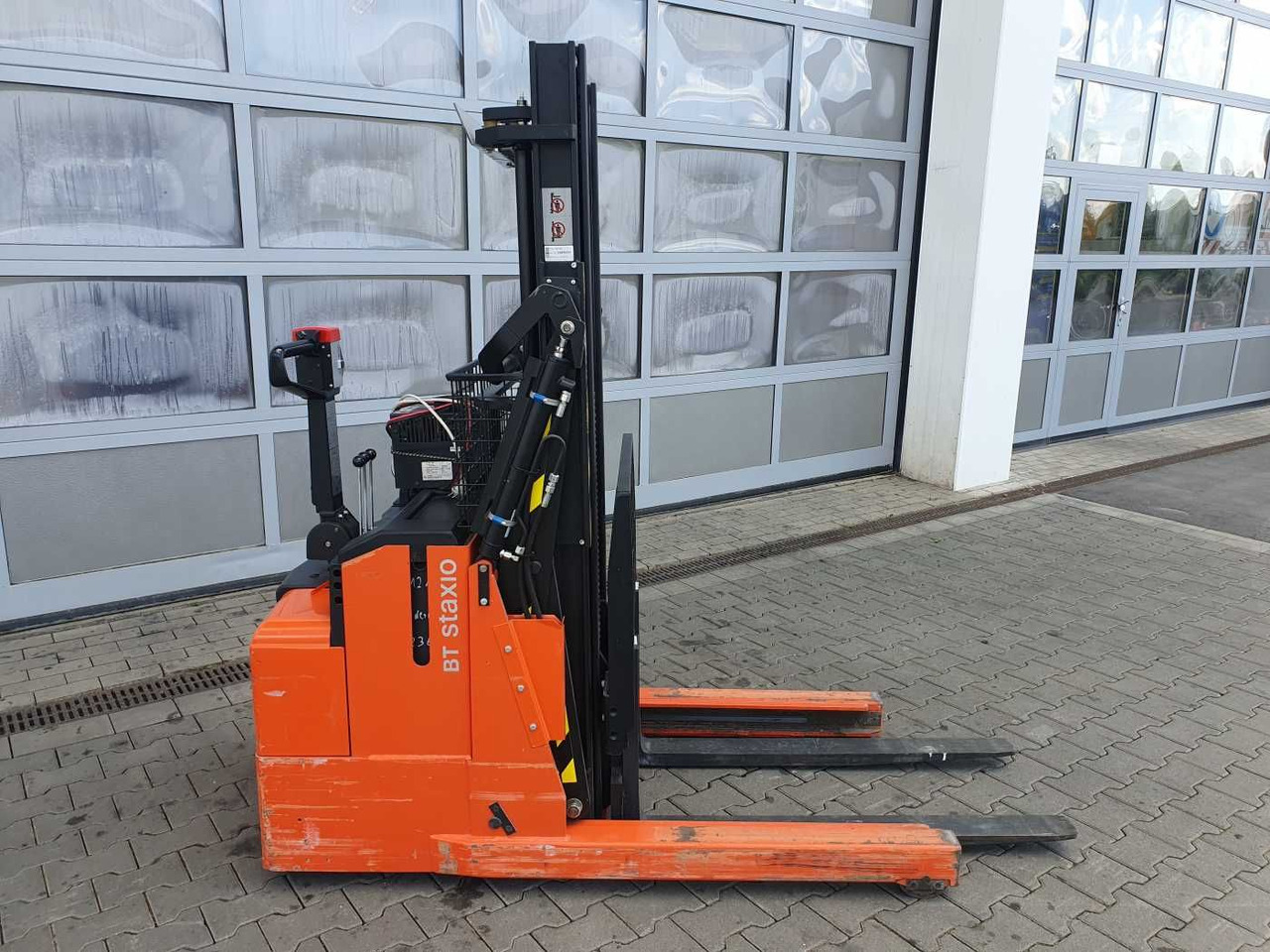 Toyota RWE 120 / Schubmaststapler / Duplex:2.9m / 257h! - Peralatan lainnya: gambar 3 Toyota RWE 120 / Schubmaststapler / Duplex:2.9m / 257h! - Peralatan lainnya: gambar 3