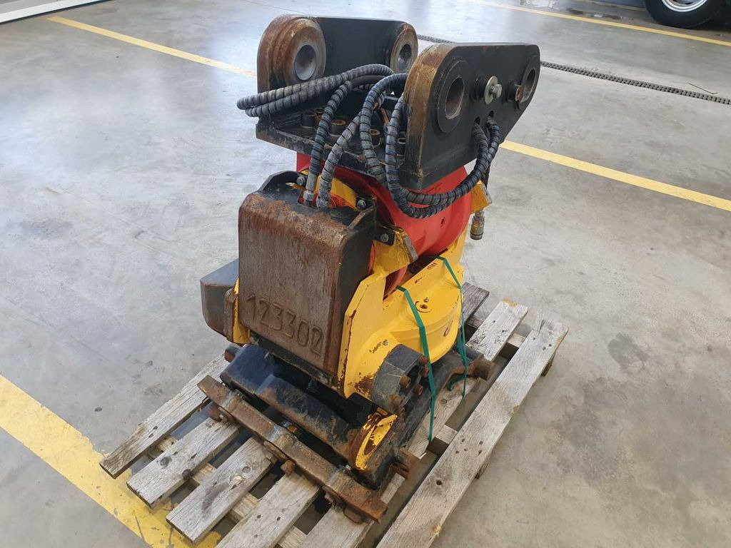 Rädlinger Schwenkrotator CAT M318 / CW 40 / 2016 - Tiltrotator untuk Peralatan konstruksi: gambar 5 Rädlinger Schwenkrotator CAT M318 / CW 40 / 2016 - Tiltrotator untuk Peralatan konstruksi: gambar 5