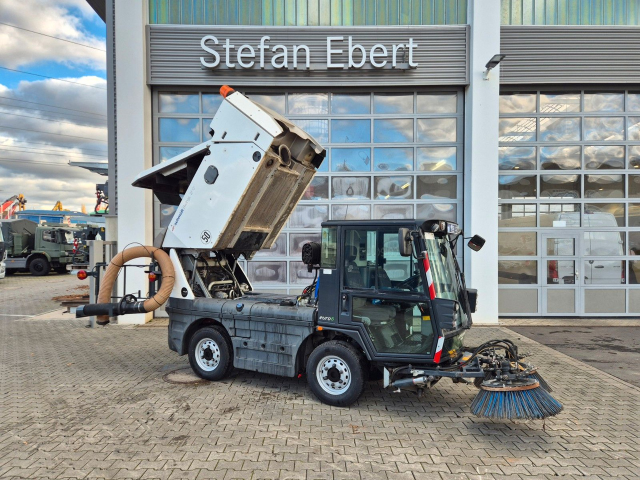Schmidt Swingo Compact 200+ Klima - Penyapu jalan: gambar 1 Schmidt Swingo Compact 200+ Klima - Penyapu jalan: gambar 1