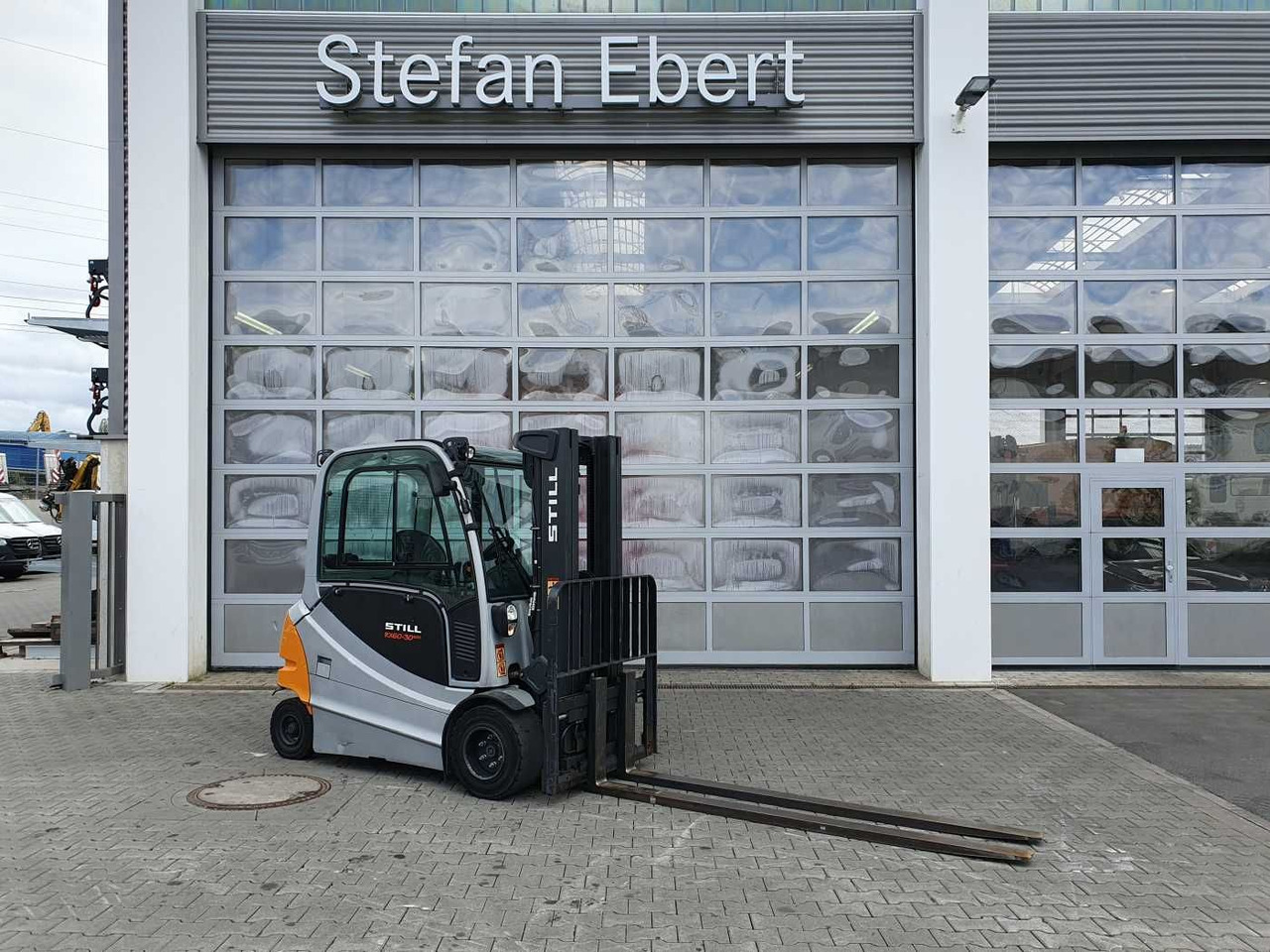 Still RX60-30L/600 - Triplex: 4.6m / SS / 9.311h - Forklift listrik: gambar 1 Still RX60-30L/600 - Triplex: 4.6m / SS / 9.311h - Forklift listrik: gambar 1