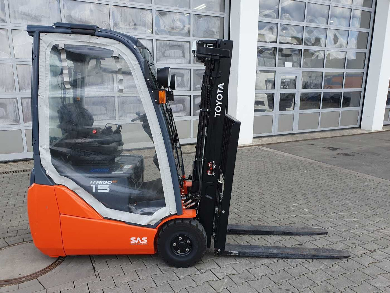 Toyota 8FBET15 / Triplex: 4.30m / nur 393h! / SS - Forklift listrik: gambar 3 Toyota 8FBET15 / Triplex: 4.30m / nur 393h! / SS - Forklift listrik: gambar 3