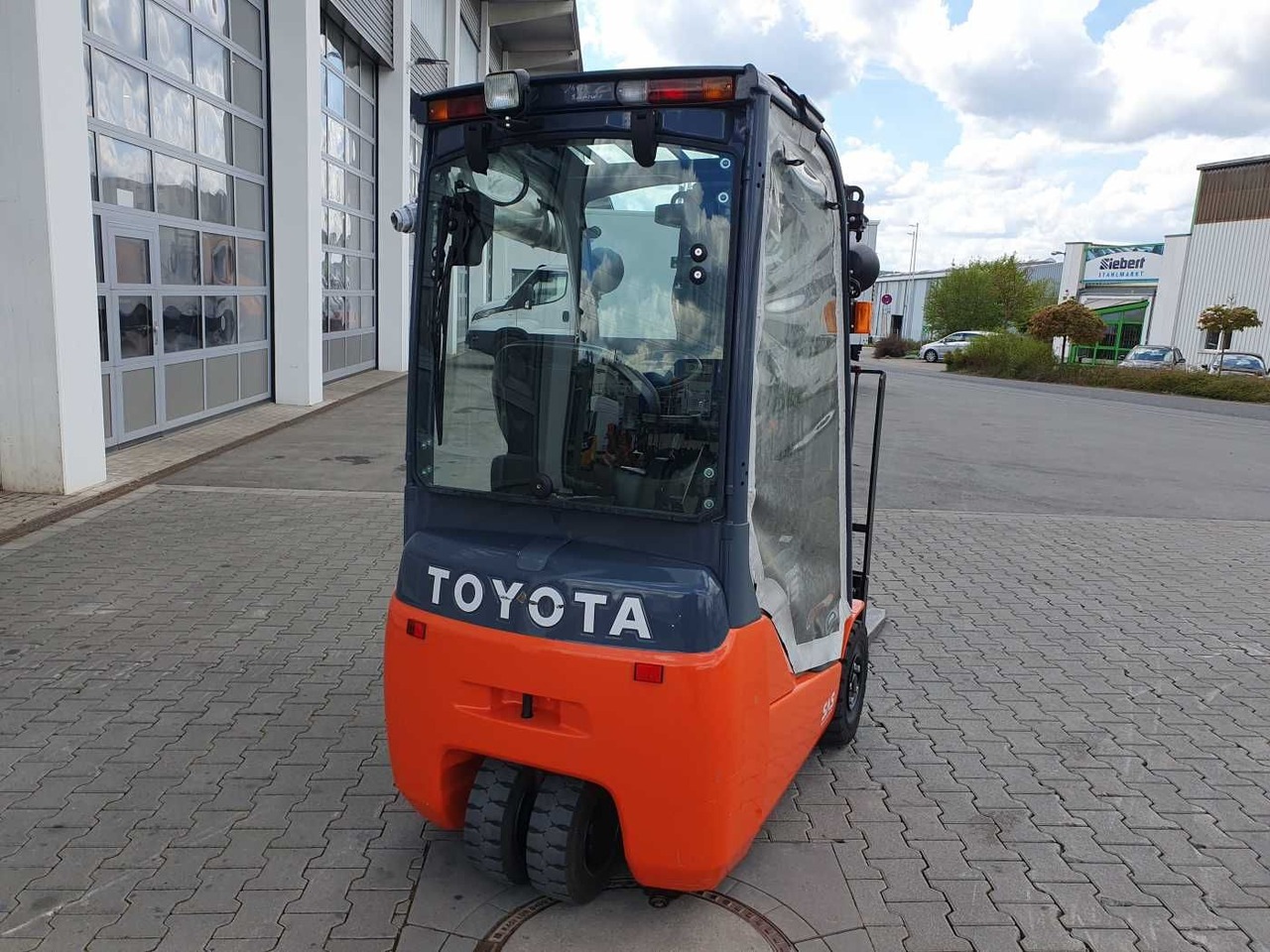 Toyota 8FBET15 / Triplex: 4.30m / nur 393h! / SS - Forklift listrik: gambar 4 Toyota 8FBET15 / Triplex: 4.30m / nur 393h! / SS - Forklift listrik: gambar 4