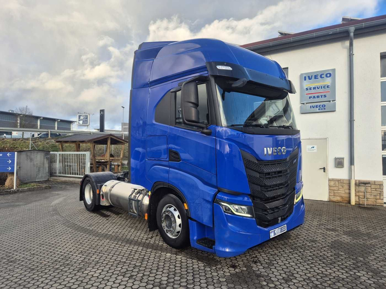 Iveco S-Way 460 NP LNG ACC Intarder Navi - Tractor head: gambar 3 Iveco S-Way 460 NP LNG ACC Intarder Navi - Tractor head: gambar 3
