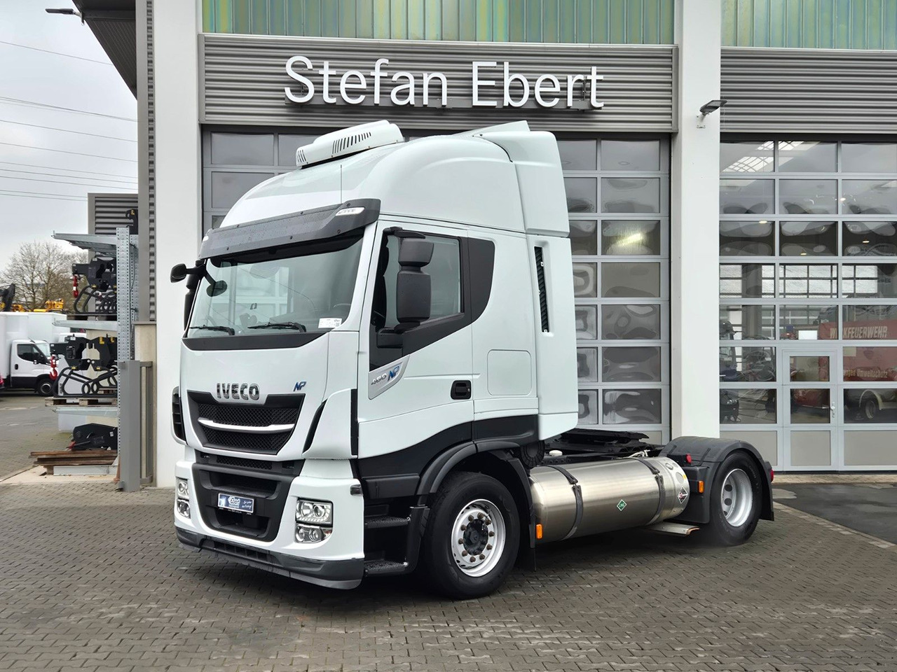 Iveco Stralis 460NP LNG Intarder 3 Stück - Tractor head: gambar 2 Iveco Stralis 460NP LNG Intarder 3 Stück - Tractor head: gambar 2
