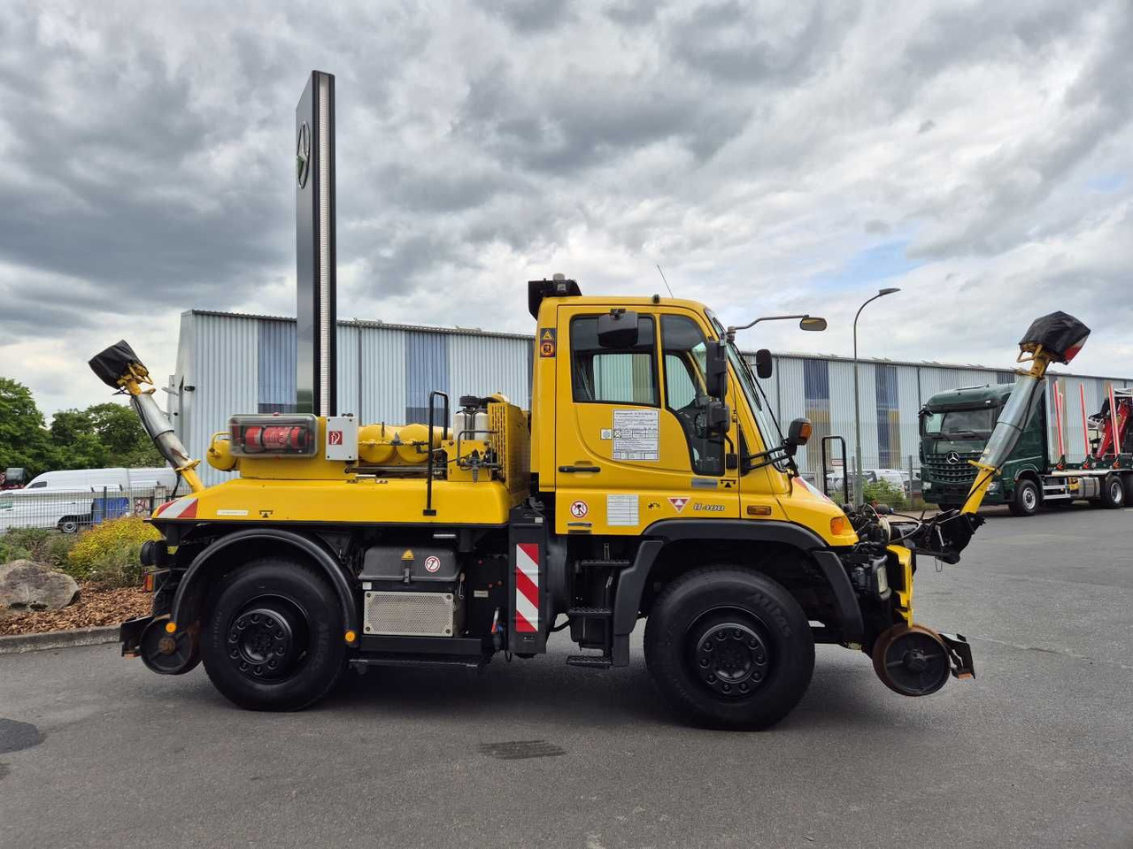 Mercedes-Benz Unimog U400 4x4 Zweiwege ZAGRO 800t/52 Achsen - Truk: gambar 5 Mercedes-Benz Unimog U400 4x4 Zweiwege ZAGRO 800t/52 Achsen - Truk: gambar 5