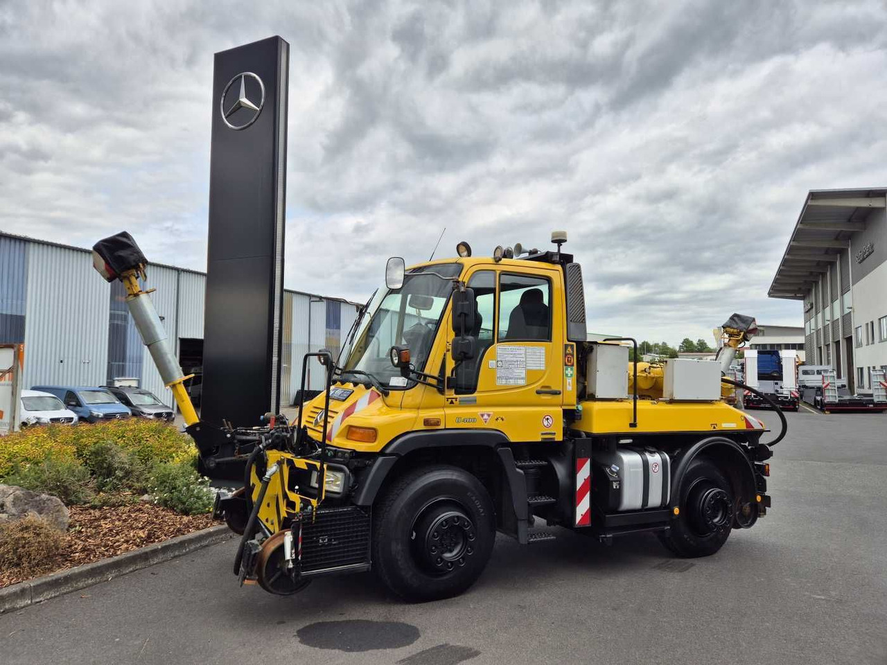 Unimog U400 4x4 Zweiwege ZAGRO 800t/52 Achsen Funk - Truk: gambar 2 Unimog U400 4x4 Zweiwege ZAGRO 800t/52 Achsen Funk - Truk: gambar 2