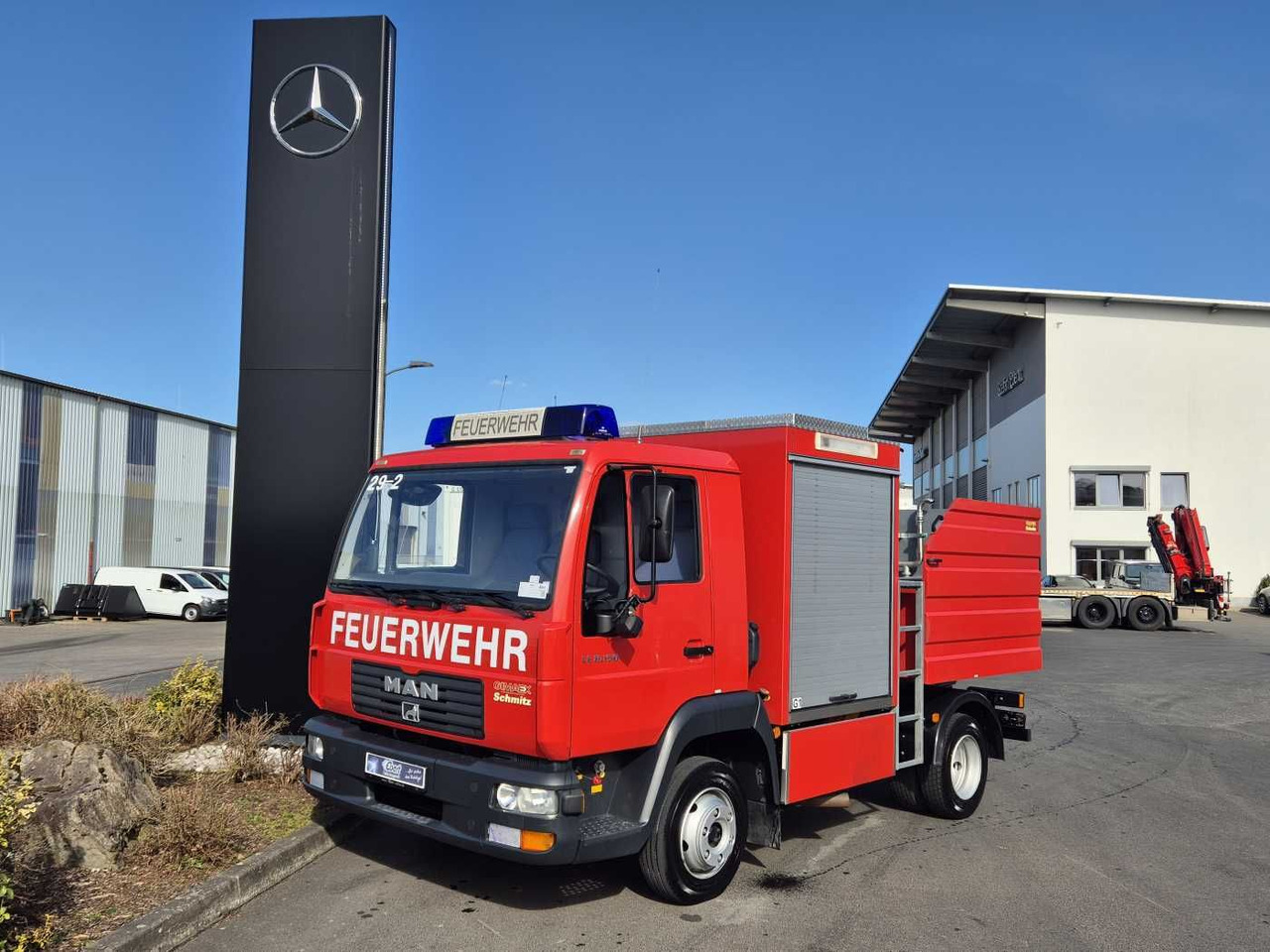MAN LE 8.150 Schaumlöschfahrzeug Schmitz SLF25/25 - Van pengiriman: gambar 1 MAN LE 8.150 Schaumlöschfahrzeug Schmitz SLF25/25 - Van pengiriman: gambar 1