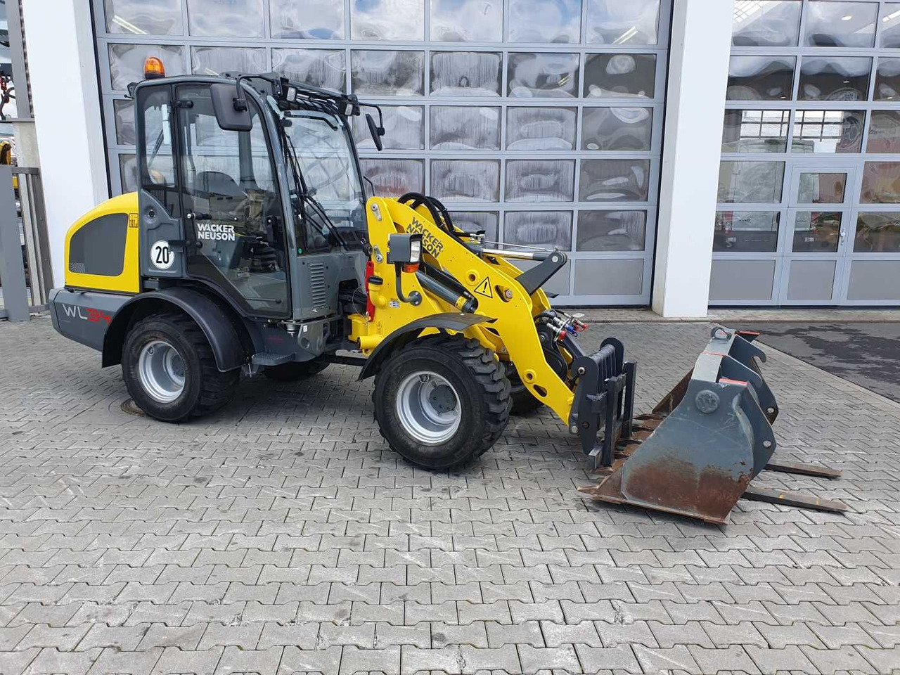 Wacker WL34 (RL40) / Schaufel + Gabel / nur 743h / 62PS - Wheel loader: gambar 2 Wacker WL34 (RL40) / Schaufel + Gabel / nur 743h / 62PS - Wheel loader: gambar 2