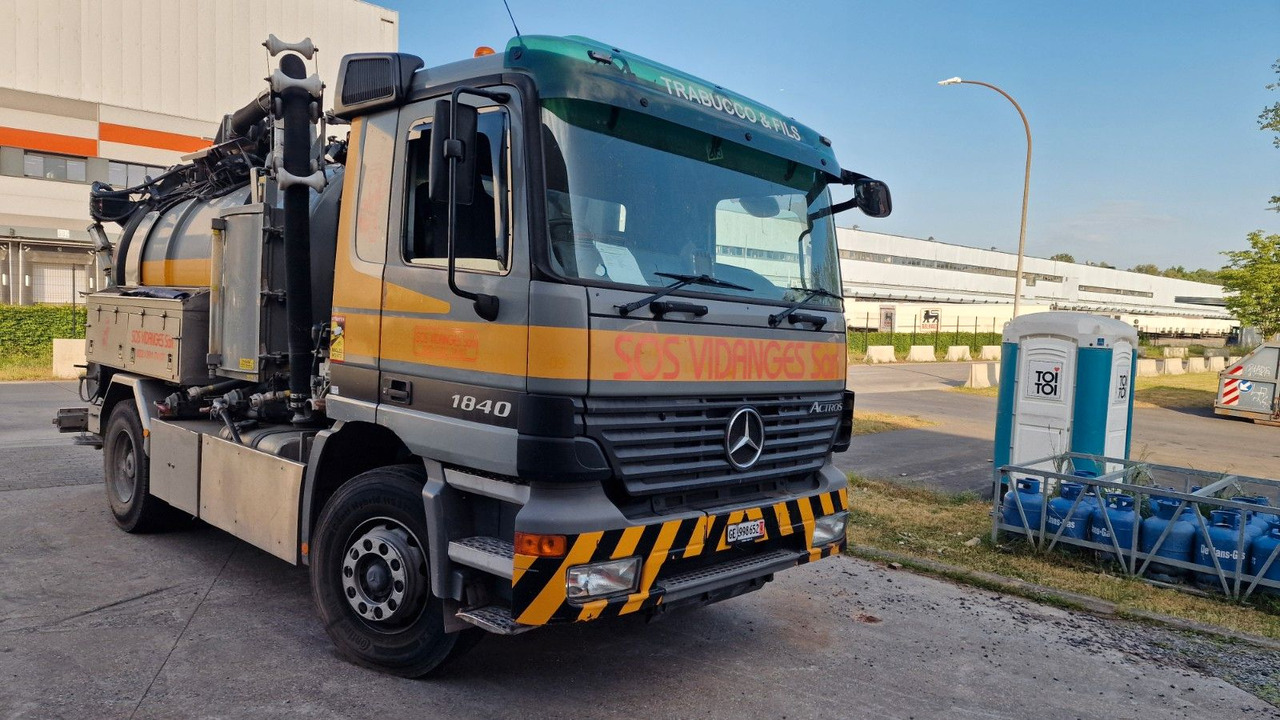 Mercedes-Benz Actros 18-40 - Truk vakum: gambar 1 Mercedes-Benz Actros 18-40 - Truk vakum: gambar 1