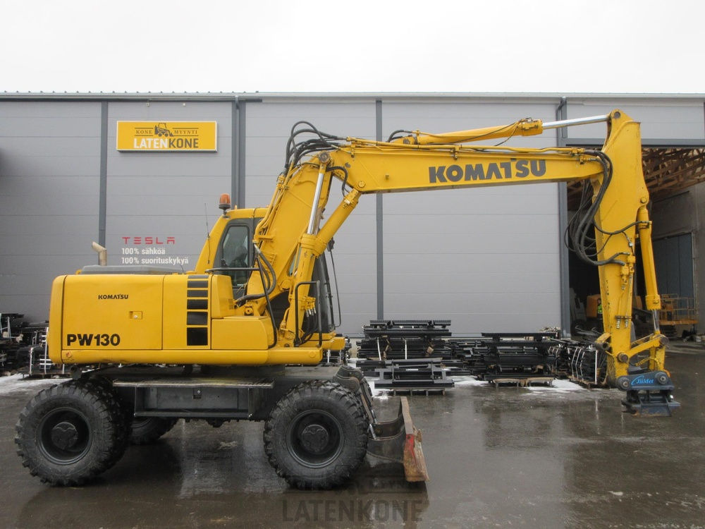 Komatsu PW130-6 Pyöräalustainen kaivinkone - Ekskavator roda: gambar 1 Komatsu PW130-6 Pyöräalustainen kaivinkone - Ekskavator roda: gambar 1
