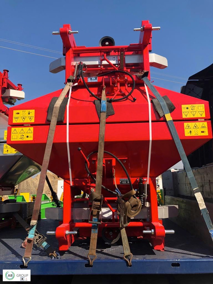 Altro fertilizer spreader RN-800 - Penyebar pupuk: gambar 1 Altro fertilizer spreader RN-800 - Penyebar pupuk: gambar 1