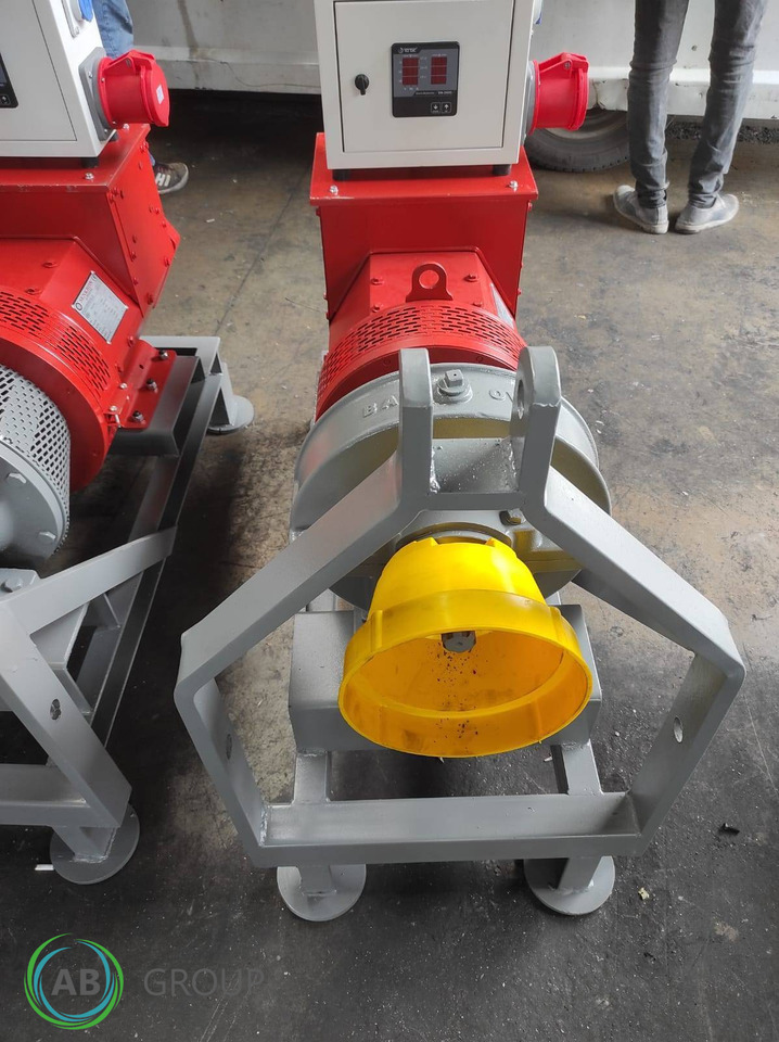 Elektro-Jen 30 kVa / 24 kW PTO driven generator with AVR control - Genset: gambar 2 Elektro-Jen 30 kVa / 24 kW PTO driven generator with AVR control - Genset: gambar 2