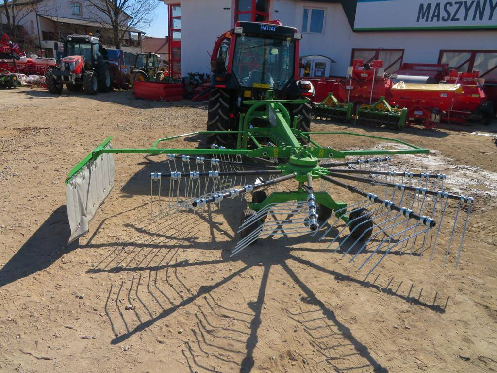 Inter-Tech rotary rake 4,2m - Tedder/ Menyapu: gambar 1 Inter-Tech rotary rake 4,2m - Tedder/ Menyapu: gambar 1