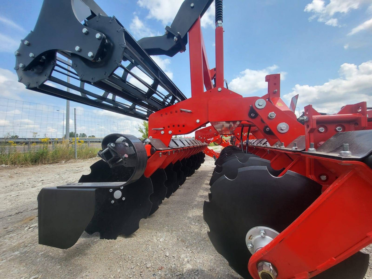 Ozdoken Evodisc 300 disc harrow with double string roller - on stock - Garu cakram: gambar 4 Ozdoken Evodisc 300 disc harrow with double string roller - on stock - Garu cakram: gambar 4