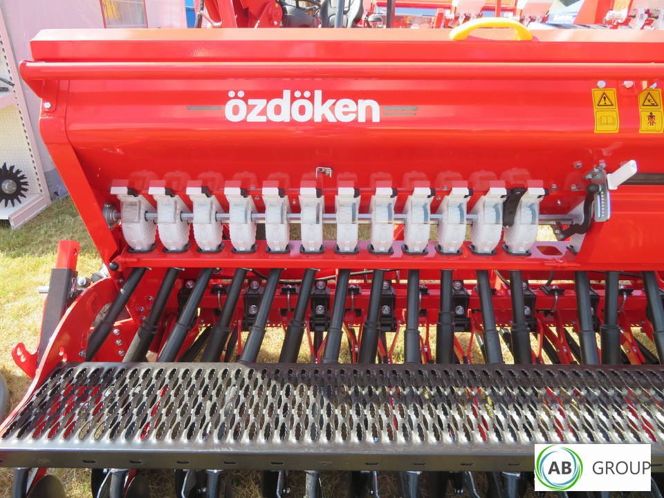 Ozdoken grain seeder Pertum S300, 3 m - single-disc coulter type - on stock - Bor benih: gambar 3 Ozdoken grain seeder Pertum S300, 3 m - single-disc coulter type - on stock - Bor benih: gambar 3