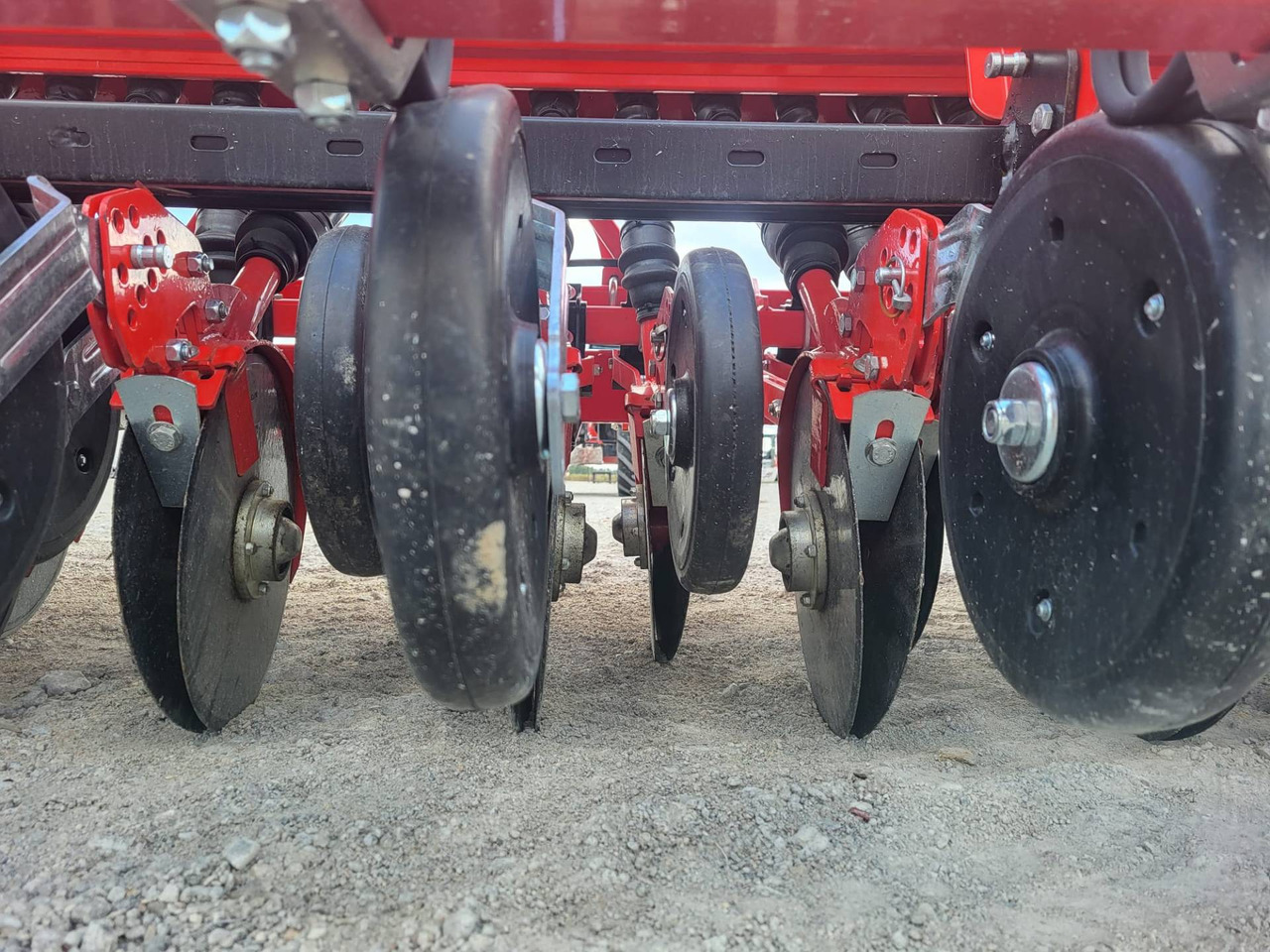 Bor benih Ozdoken mechanical seed drill Pertum-S 300 - double-disc - on stock: gambar 7 Bor benih Ozdoken mechanical seed drill Pertum-S 300 - double-disc - on stock: gambar 7