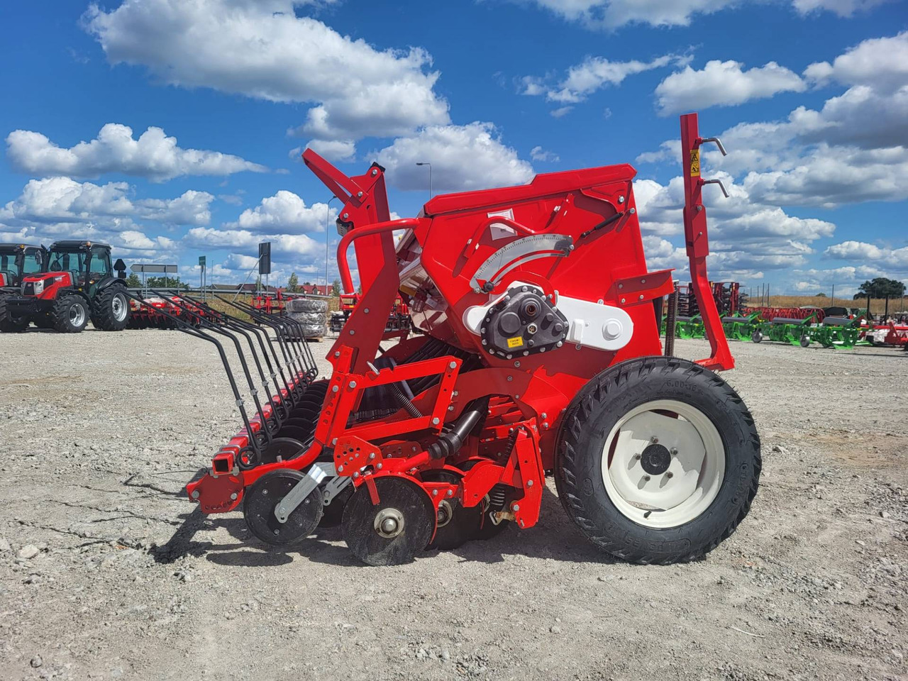 Ozdoken mechanical seed drill Pertum-S 300 - double-disc - on stock - Bor benih: gambar 2 Ozdoken mechanical seed drill Pertum-S 300 - double-disc - on stock - Bor benih: gambar 2