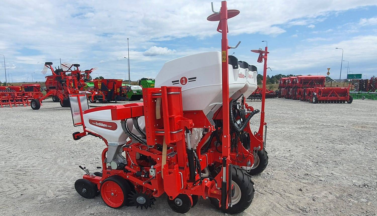 Ozdoken pneumatic precision seeder model VPKT-DG6 - on stock - Penabur presisi: gambar 4 Ozdoken pneumatic precision seeder model VPKT-DG6 - on stock - Penabur presisi: gambar 4
