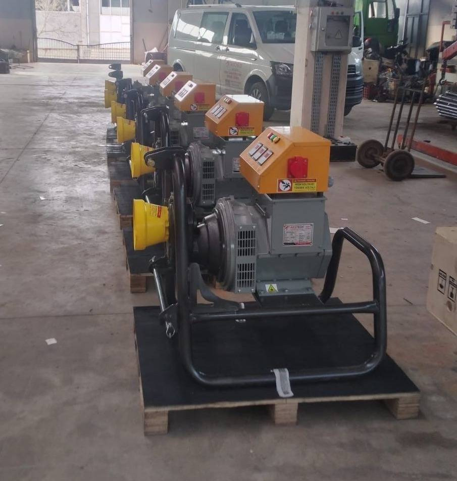 PTO driven power generator AKS38SRL - on stock - Genset: gambar 1 PTO driven power generator AKS38SRL - on stock - Genset: gambar 1