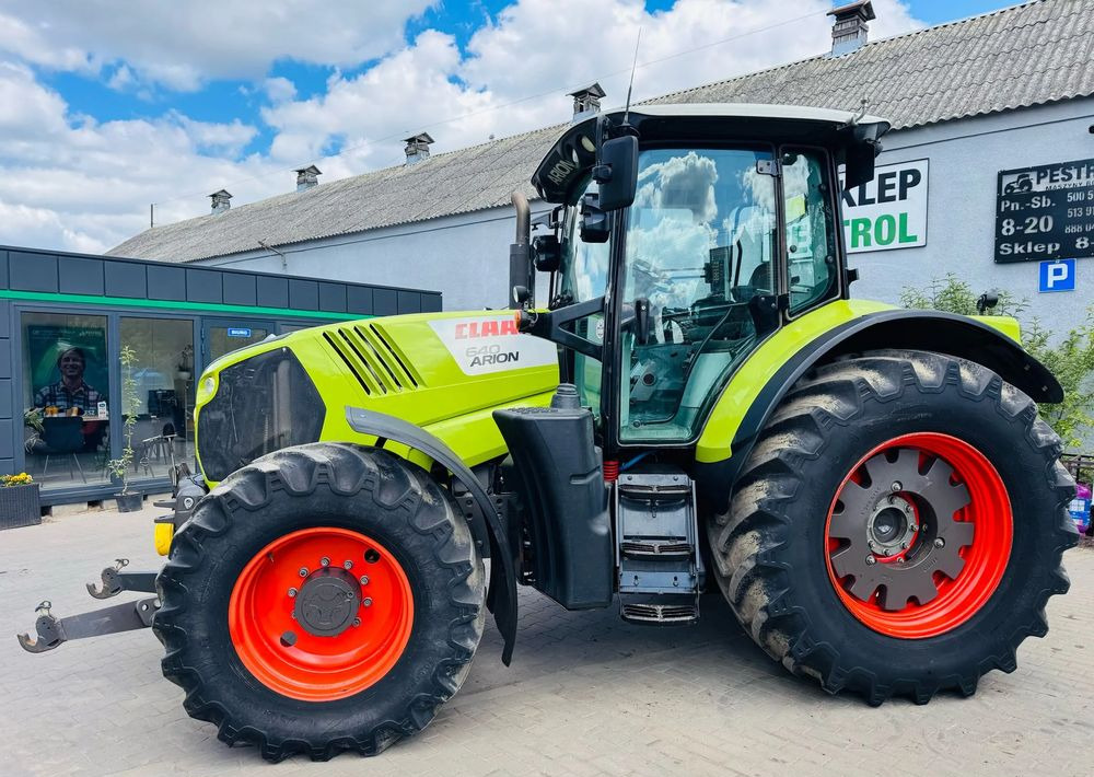 Claas Arion 640 - Traktor: gambar 2 Claas Arion 640 - Traktor: gambar 2