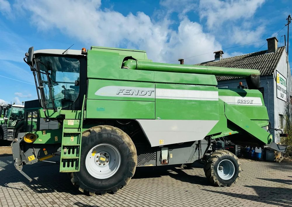 Fendt 5220E - Pemanen gabungan: gambar 1 Fendt 5220E - Pemanen gabungan: gambar 1