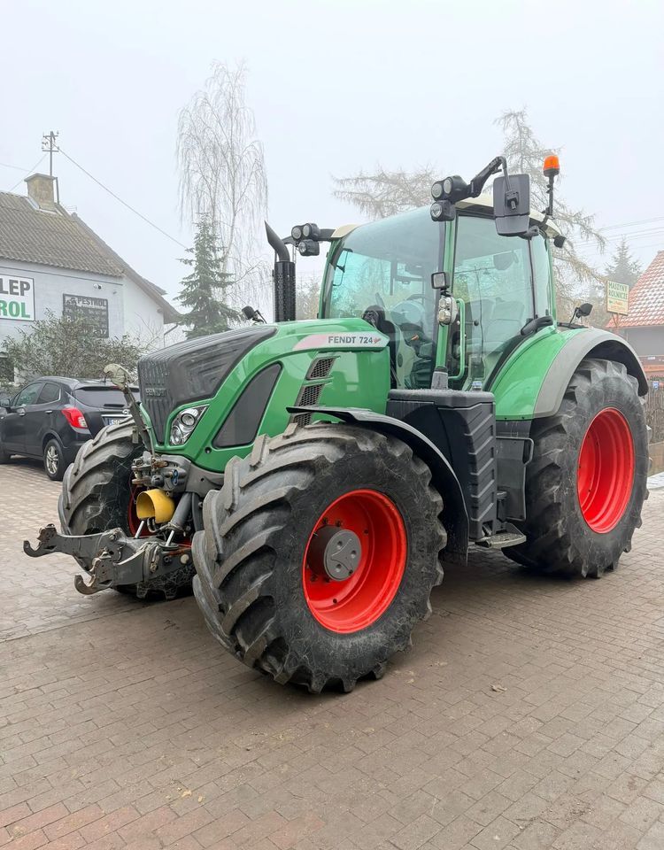 Fendt 724 Vario Profi Plus - Traktor: gambar 2 Fendt 724 Vario Profi Plus - Traktor: gambar 2