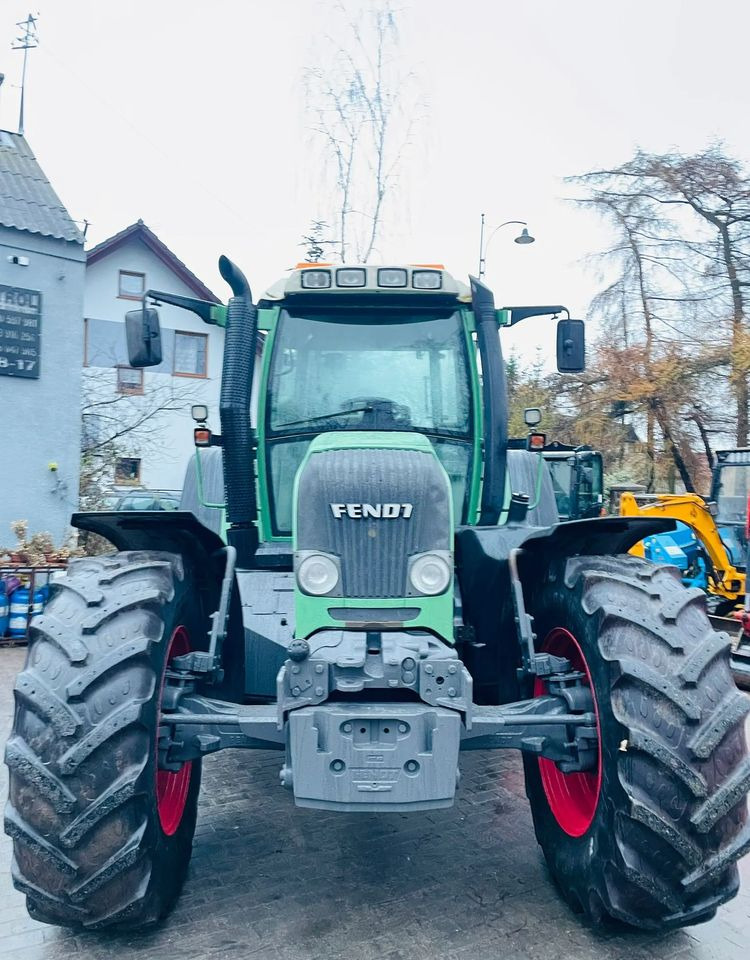 Fendt 820 - Traktor: gambar 2 Fendt 820 - Traktor: gambar 2