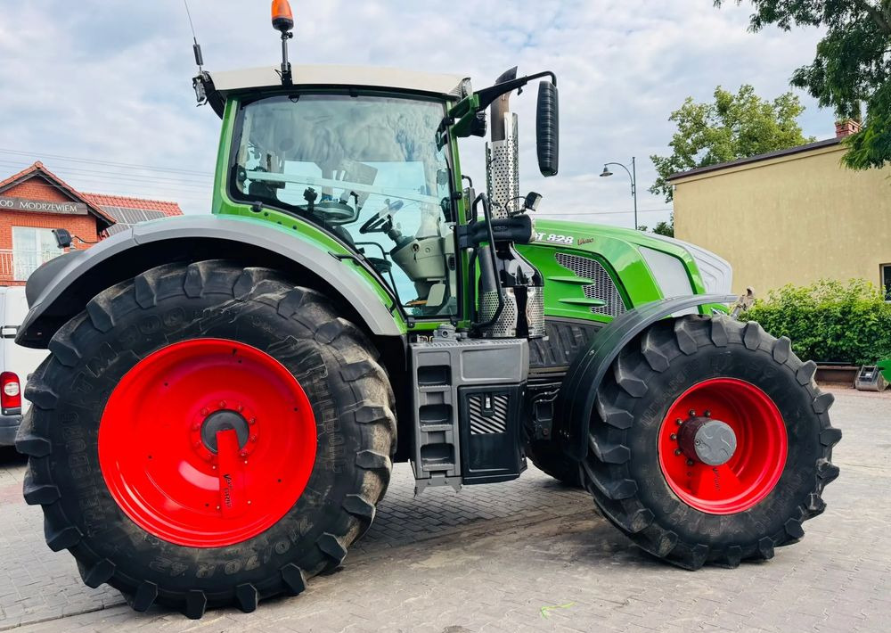 Fendt 828 Vario Profi Plus - Traktor: gambar 4 Fendt 828 Vario Profi Plus - Traktor: gambar 4