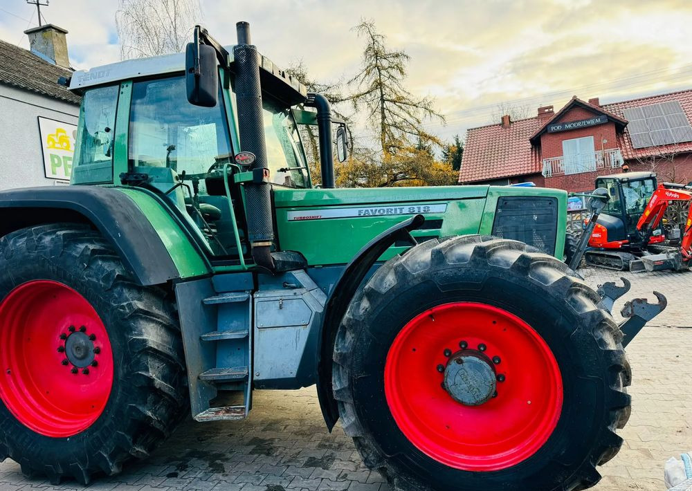 Fendt Favorit 818 - Traktor: gambar 1 Fendt Favorit 818 - Traktor: gambar 1