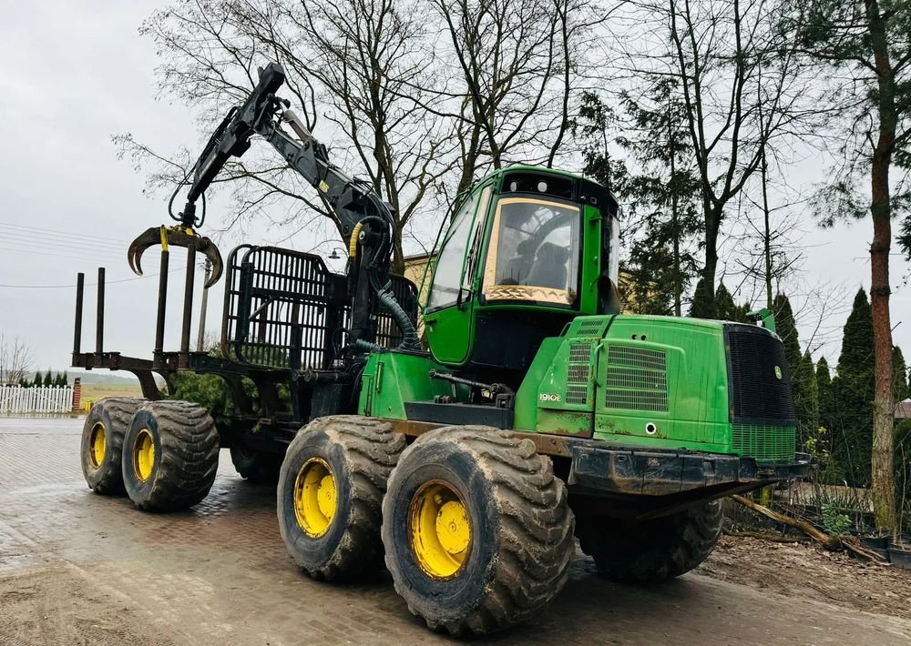 John Deere 1910E - Forwarder: gambar 3 John Deere 1910E - Forwarder: gambar 3