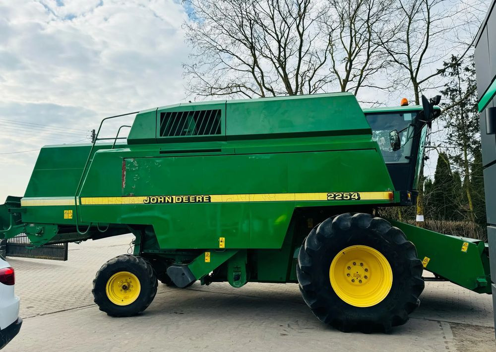 John Deere 2254 - Pemanen gabungan: gambar 3 John Deere 2254 - Pemanen gabungan: gambar 3