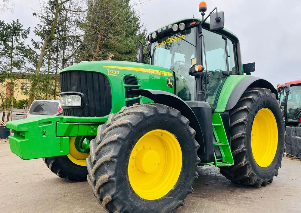 John Deere 7430 - Traktor: gambar 1 John Deere 7430 - Traktor: gambar 1