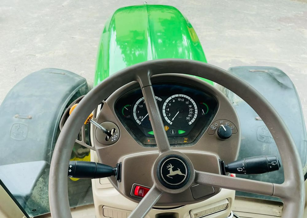 Traktor John Deere 7530 PREMIUM: gambar 13