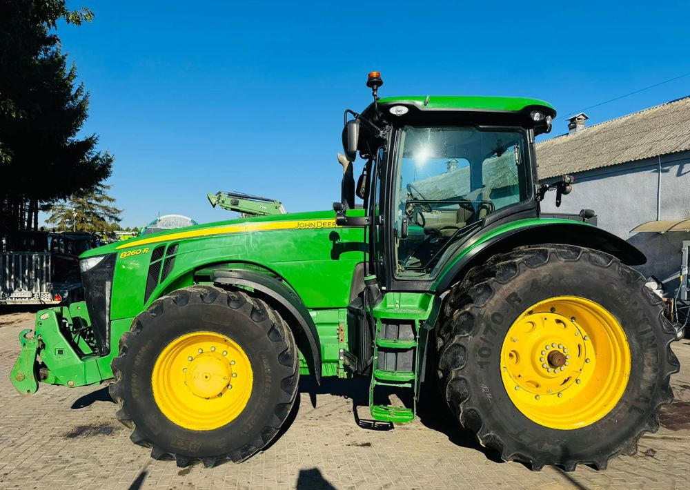 John Deere 8260R - Traktor: gambar 5 John Deere 8260R - Traktor: gambar 5