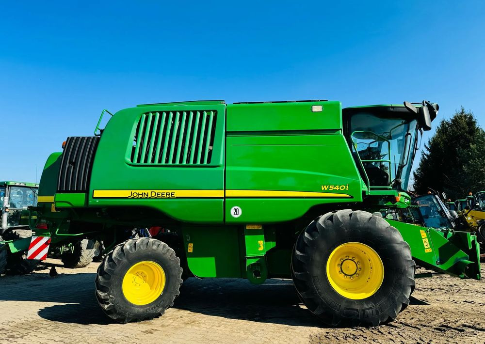 John Deere W540i - Pemanen gabungan: gambar 1 John Deere W540i - Pemanen gabungan: gambar 1