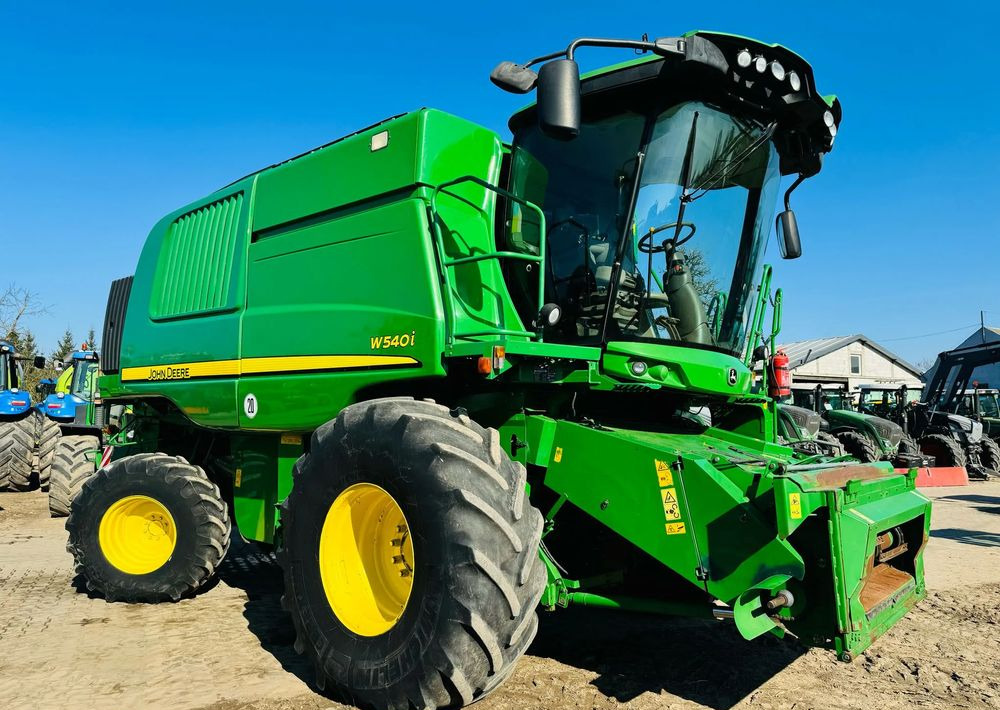 John Deere W540i - Pemanen gabungan: gambar 1 John Deere W540i - Pemanen gabungan: gambar 1