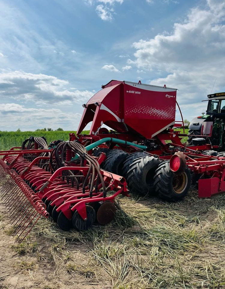 Kverneland U-drill 6000 - Bor benih: gambar 1 Kverneland U-drill 6000 - Bor benih: gambar 1