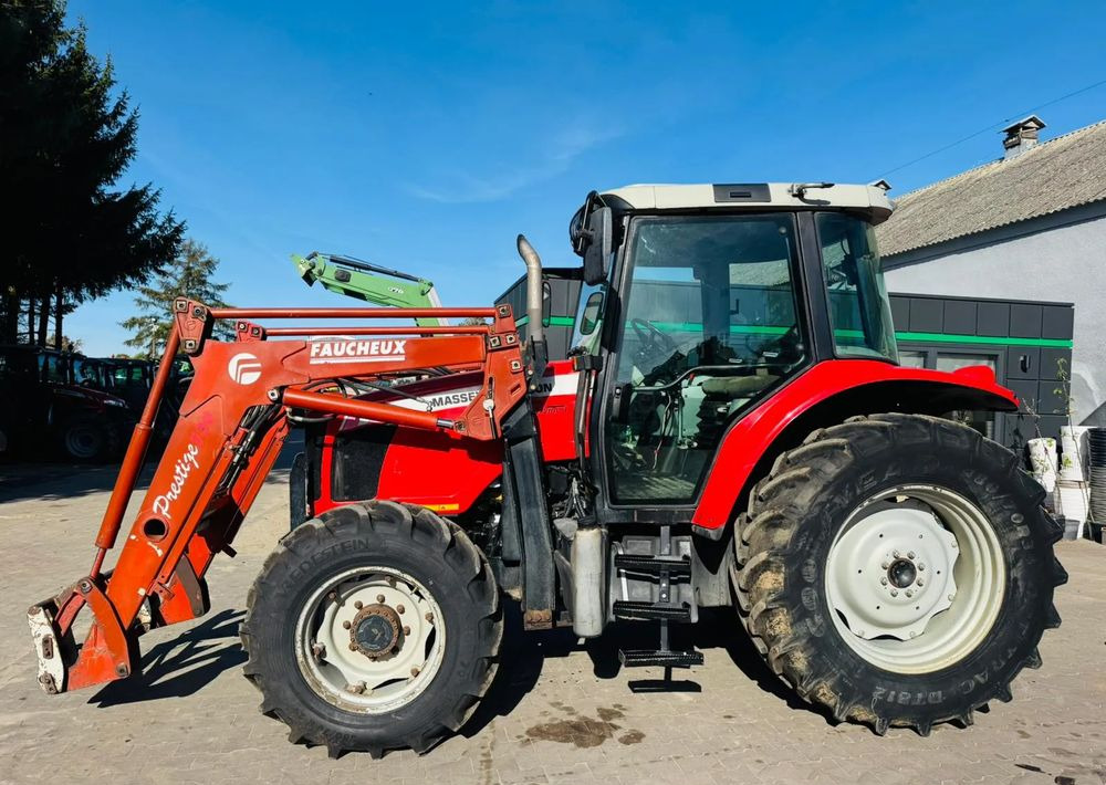 Massey Ferguson 5445 Dyna 4 - Traktor: gambar 1 Massey Ferguson 5445 Dyna 4 - Traktor: gambar 1