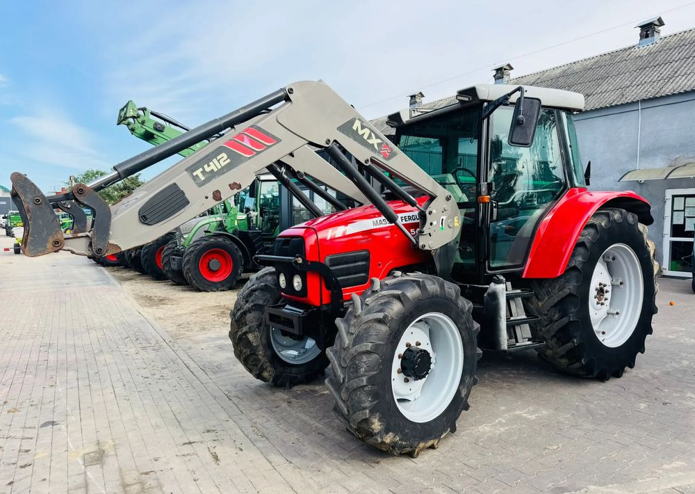 Massey Ferguson 5460 - Traktor: gambar 1 Massey Ferguson 5460 - Traktor: gambar 1