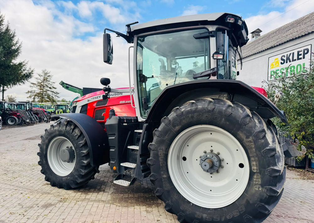Massey Ferguson 8S.225 - Traktor: gambar 2 Massey Ferguson 8S.225 - Traktor: gambar 2