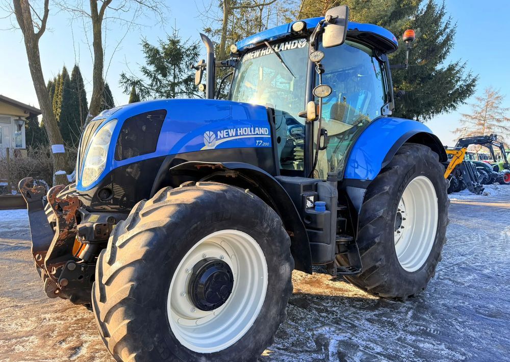 New Holland T7.200 - Traktor: gambar 4 New Holland T7.200 - Traktor: gambar 4