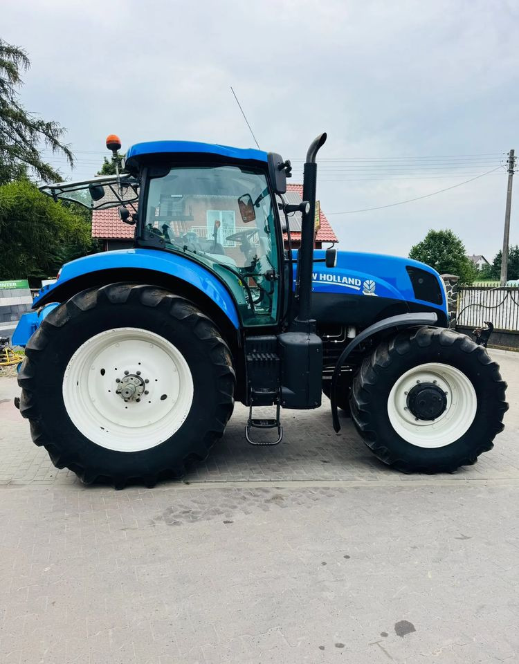 New Holland T7.210 - Traktor: gambar 3 New Holland T7.210 - Traktor: gambar 3